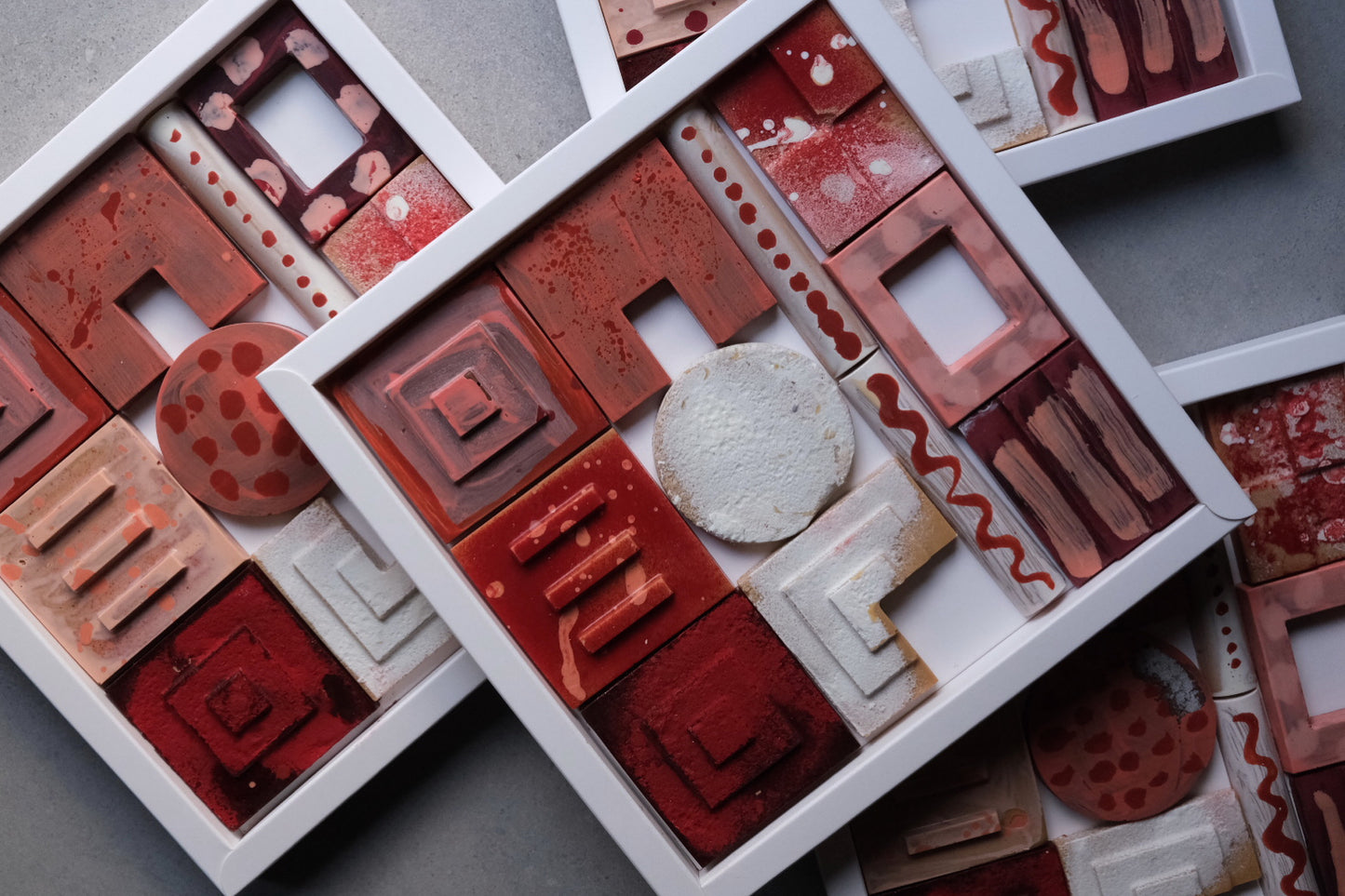 Geometric MAXI set in red